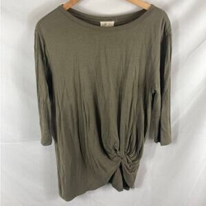 Cupio 3/4 sleeve twist bottom soft top Small
